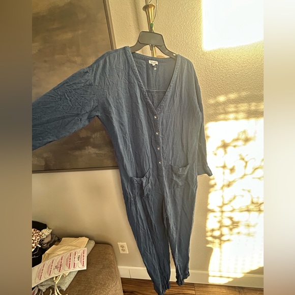 Splendid Navy Button-Front Jumpsuit - Picture 13 of 16